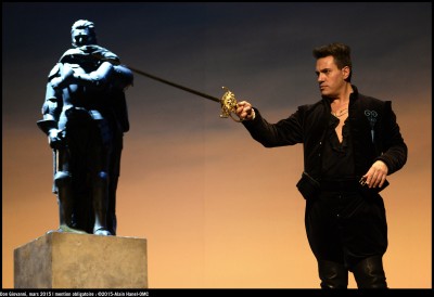 Erwin Schrott as Don Giovanni challenges the dead commander, Foto Alain Hanel