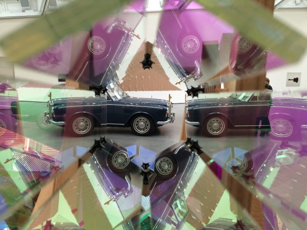Olafur Eliasson, et Kaleidoskop fra The Kaleidoscope City, m Rolls Royce 


<div title=