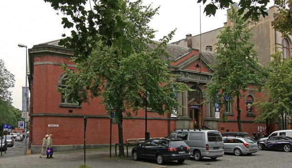 Norges Banks første hovedkontor, bygd 1833; arkitekt J.C.Ræder. Ombygd 1897; arkitekter Johan Christensen og Lars Solberg.
