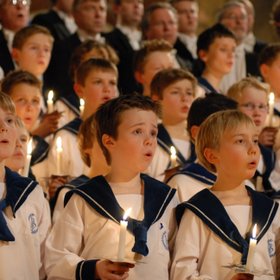 Sølvguttene medvirker i Mozarts requiem både torsdag i Asker Kirke og fredag i Uranienborg Kirke sammen med solister og Kringkastingsorkestret 
. kl 
. 19.00. Billetter kan kjøpes i døren.